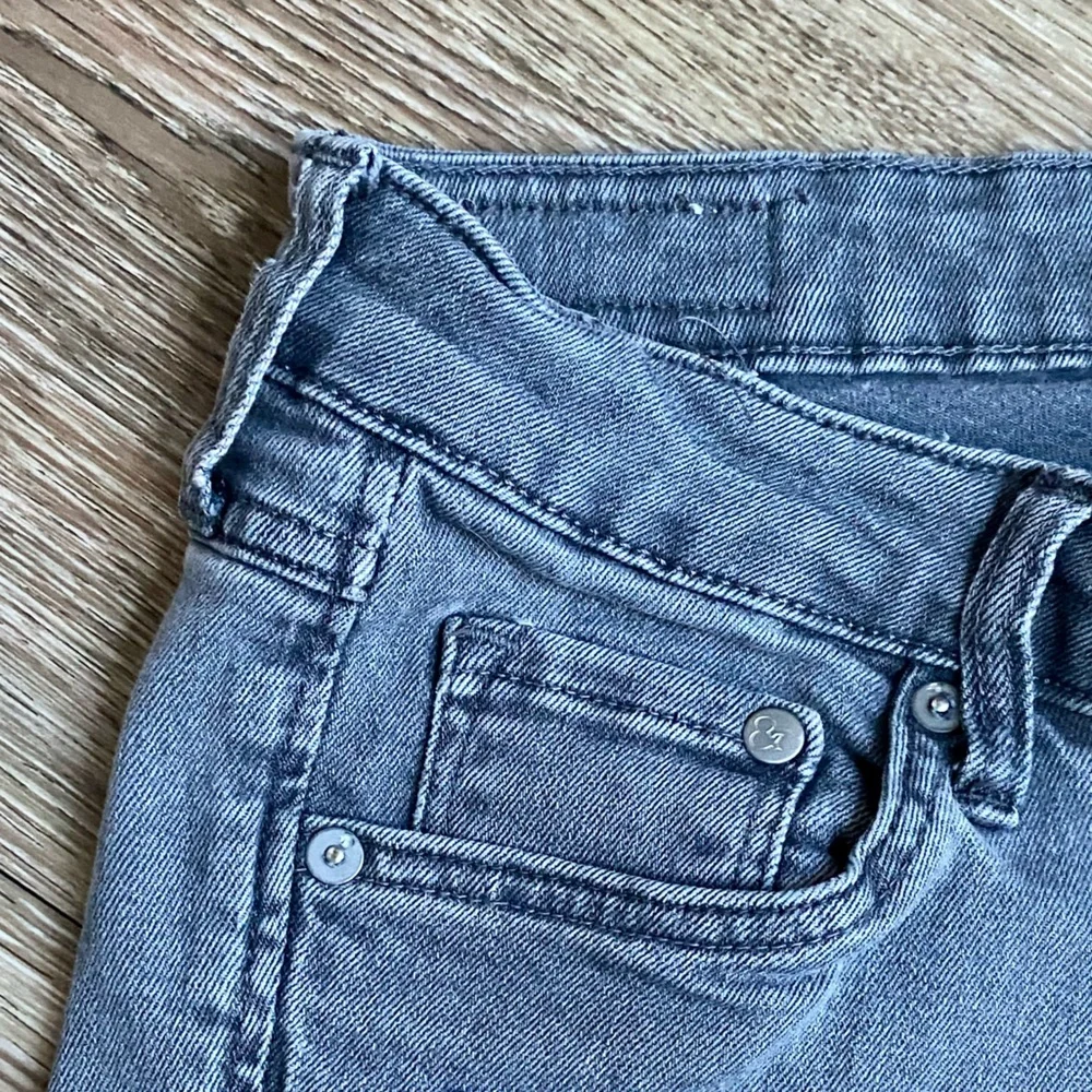 & Denim Super Skinny Low Waist Jeans Grey Size 28/30 - Picture 5 of 9